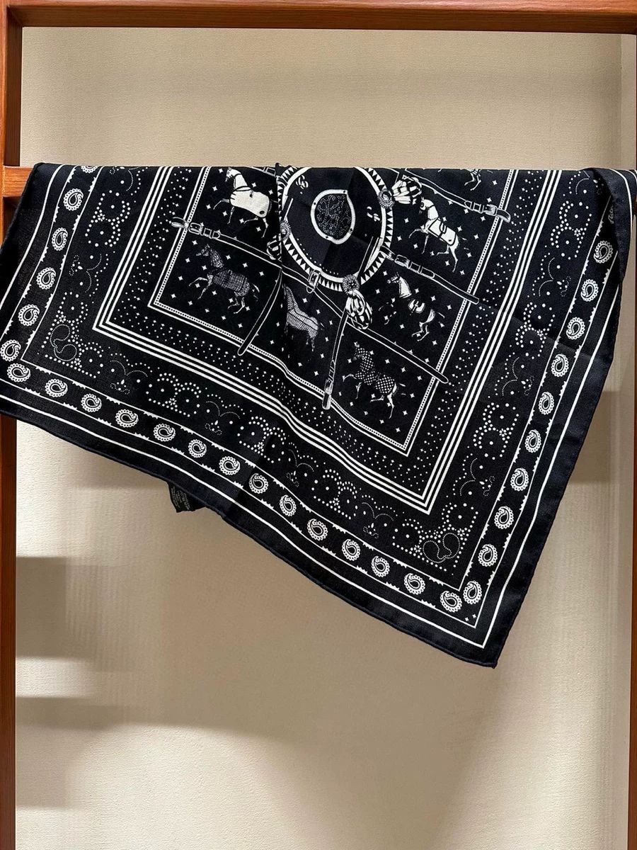 Black Soft Scarf Luxury Silk W - Luxury Bags Hong Kong recension och pris