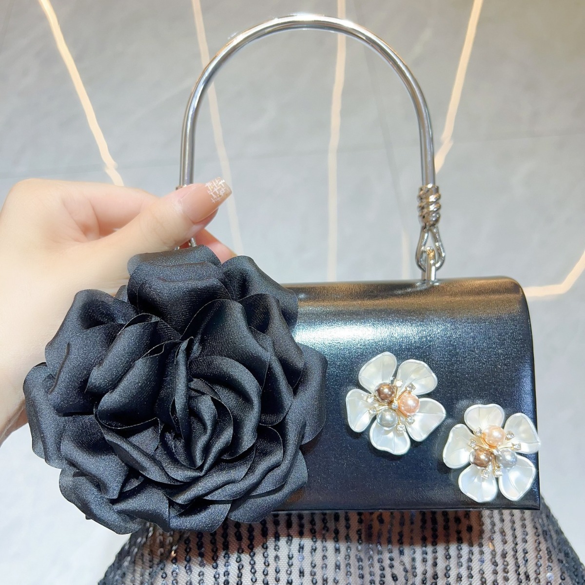 Luxury Gold 3D Flower Clutch B - Luxury Bags White recension och pris