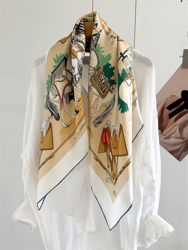 90cm Silk Scarf Luxury Square  - Luxury Bags Hong Kong recension och pris