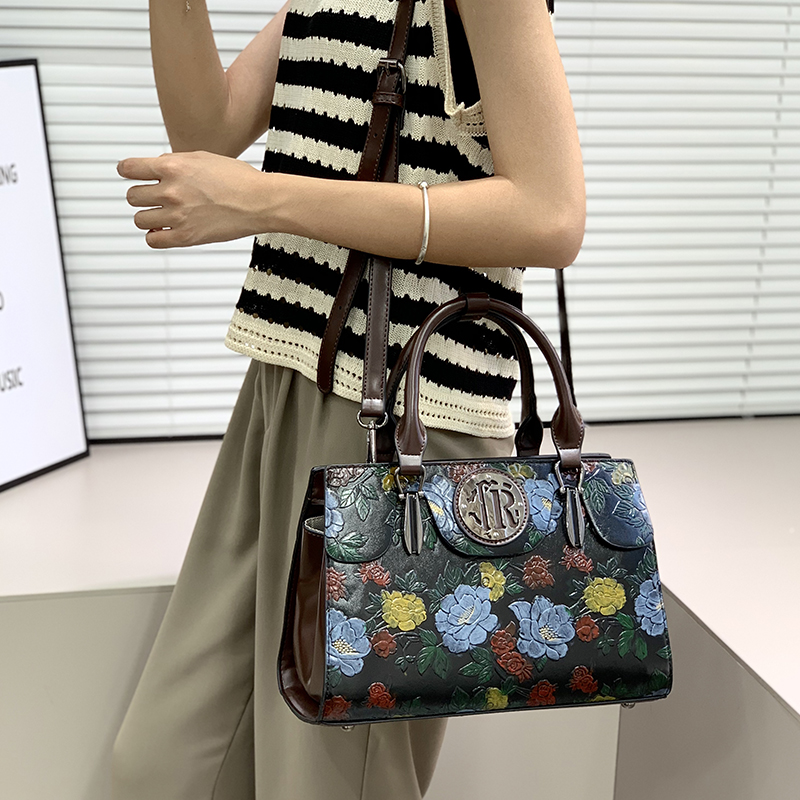 Vintage Floral Embossed Tote B - Luxury Bags Vegan Leather recension och pris